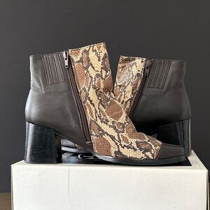 NEW Peerage Brown Ankle Boots with Snakeskin Detail Size 9W